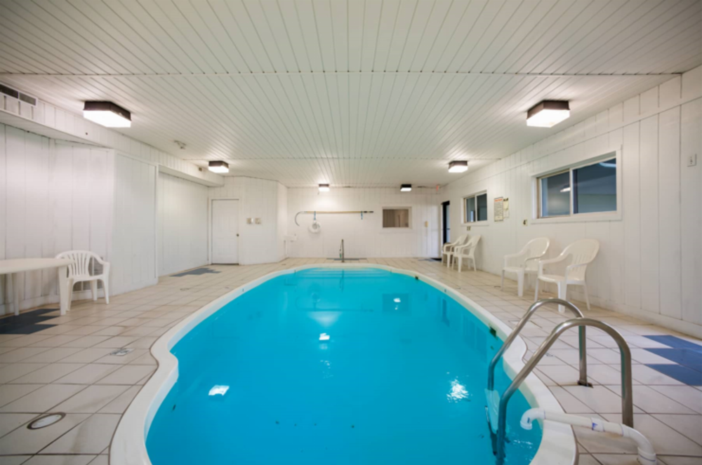 Ramada by Wyndham Effingham Main image